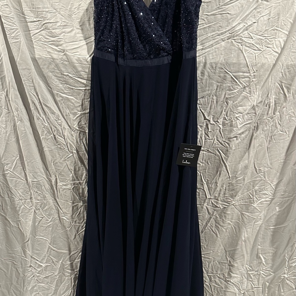 Elegant Navy Blue Evening Gown